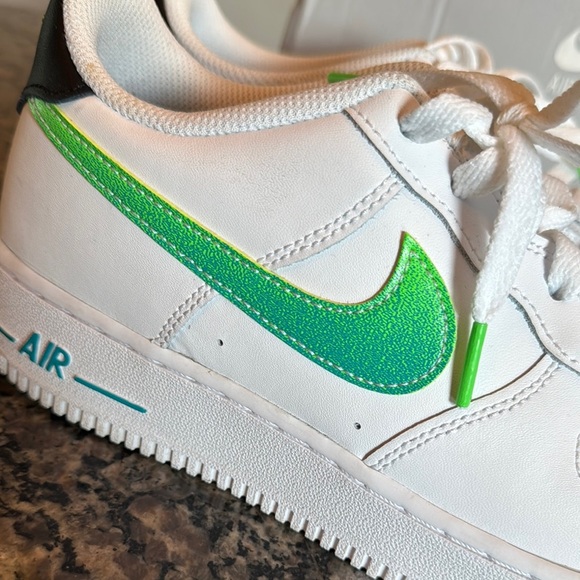 Nike Air Force 1 LV8 1 White with Green Accents EUC 8.5 or 7Y - Picture 2 of 15